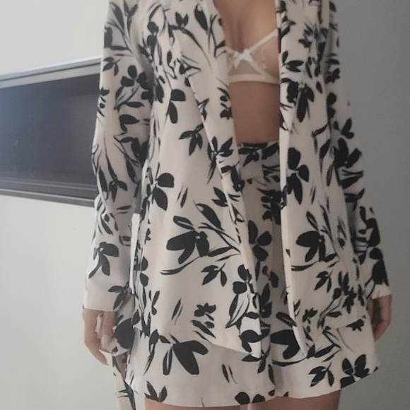Blazer and shorts set - Picture 7 of 7